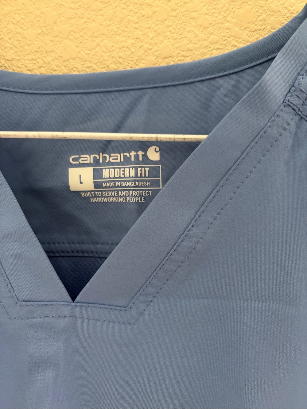 Carhartt Men’s Light Blue V‑Neck Work Shirt with Chest Pocket - Picture 3 of 4